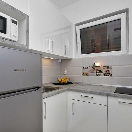 Apartment Kate Podgora Bagian luar foto