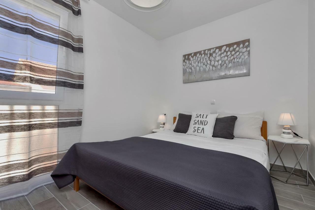 Apartment Kate Podgora Bagian luar foto