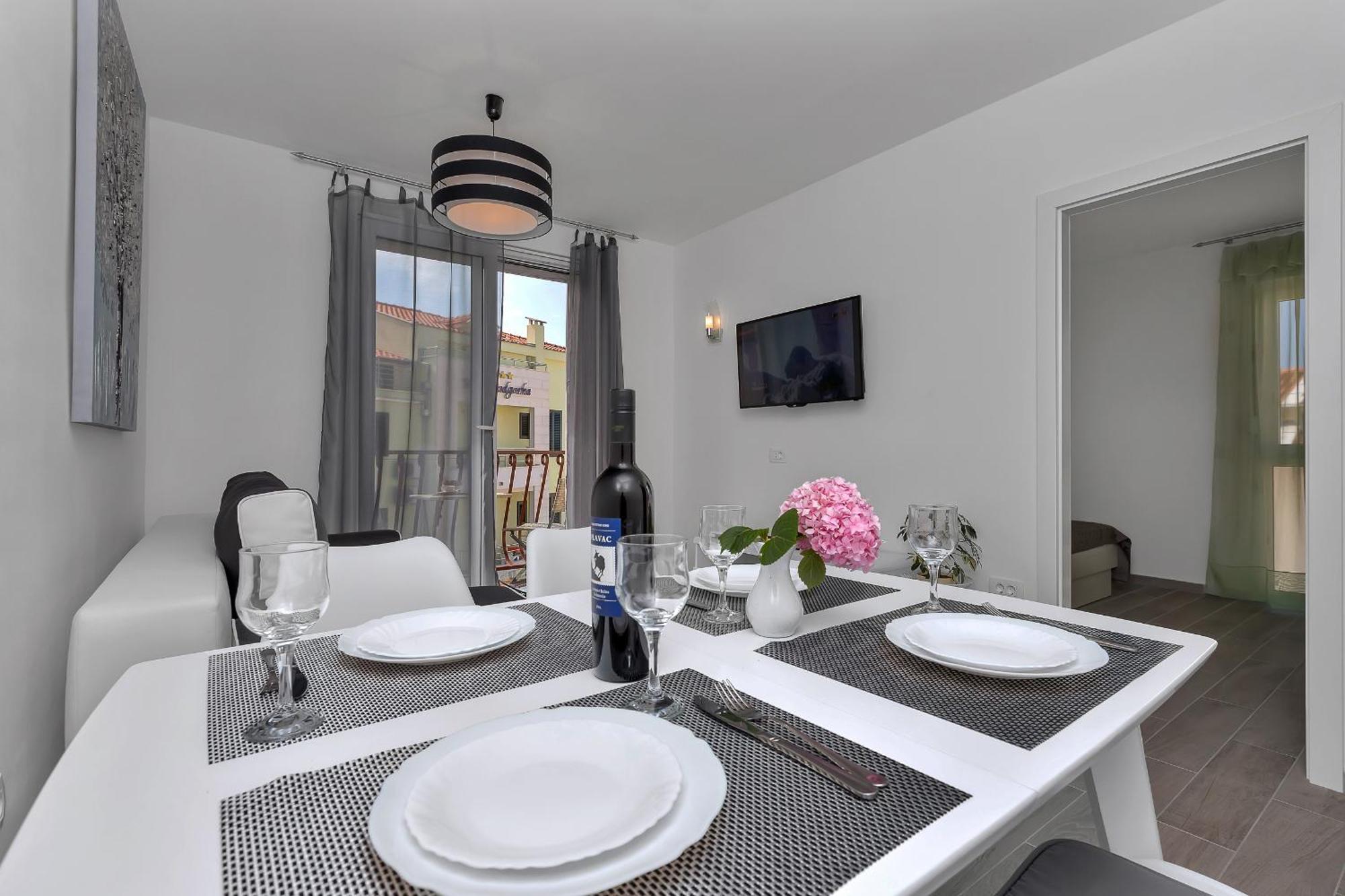 Apartment Kate Podgora Bagian luar foto