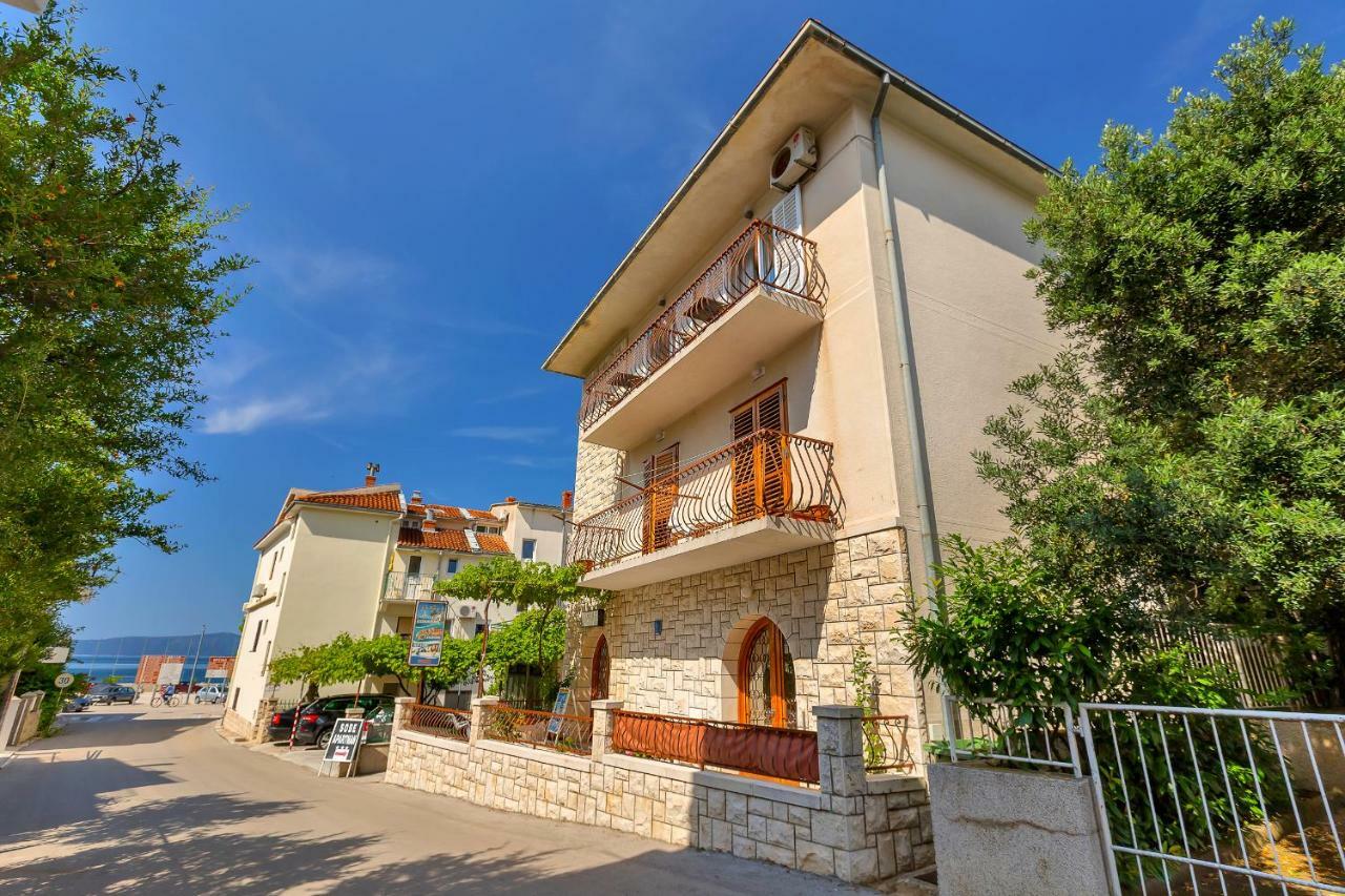 Apartment Kate Podgora Bagian luar foto