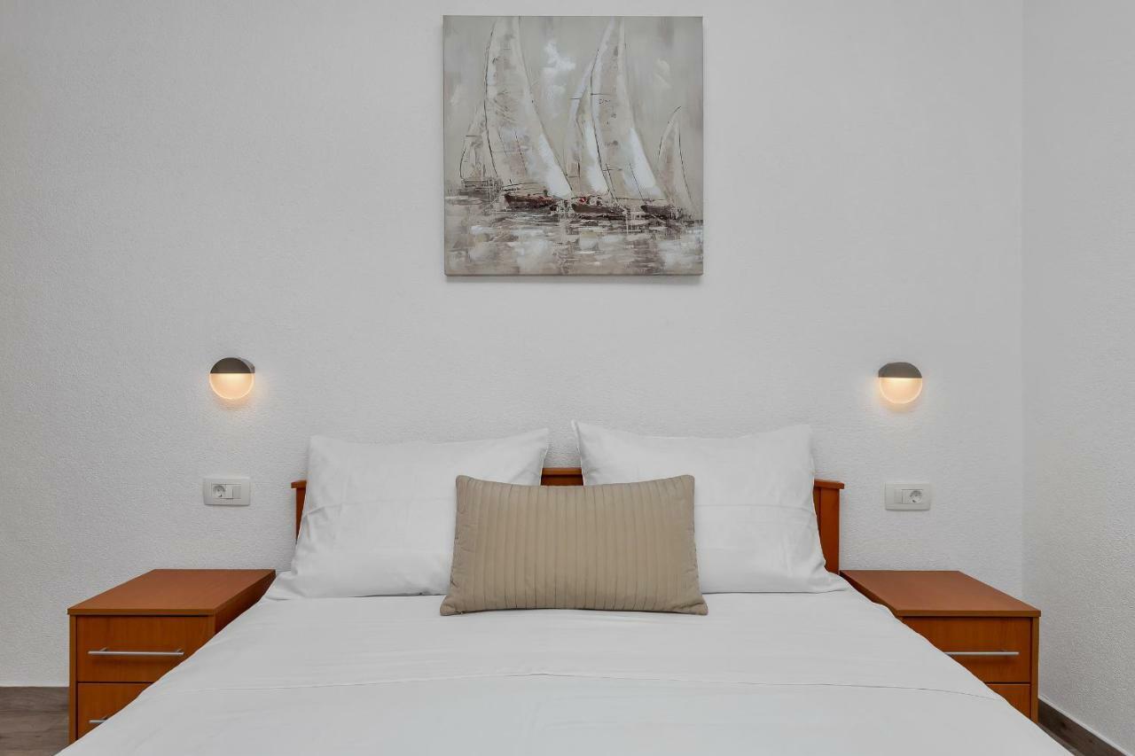 Apartment Kate Podgora Bagian luar foto